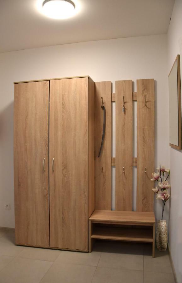 Elemir Apartment เบเชนยอวา ภายนอก รูปภาพ