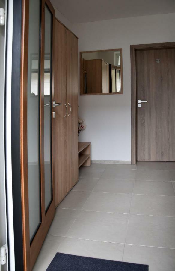 Elemir Apartment เบเชนยอวา ภายนอก รูปภาพ